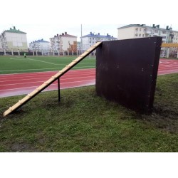Забор с наклонной доской