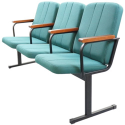 Секция кресел 3-х местная откидная (с подлокотниками)