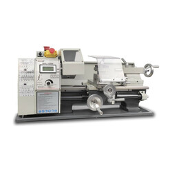 Станок токарный металлообрабатывающий, оснащенный щитком-экраном из оргстекла